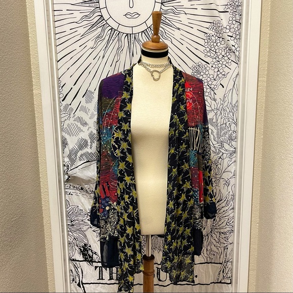 🌈 Gorgeous Vintage bohemian zodiac top - Picture 2 of 13